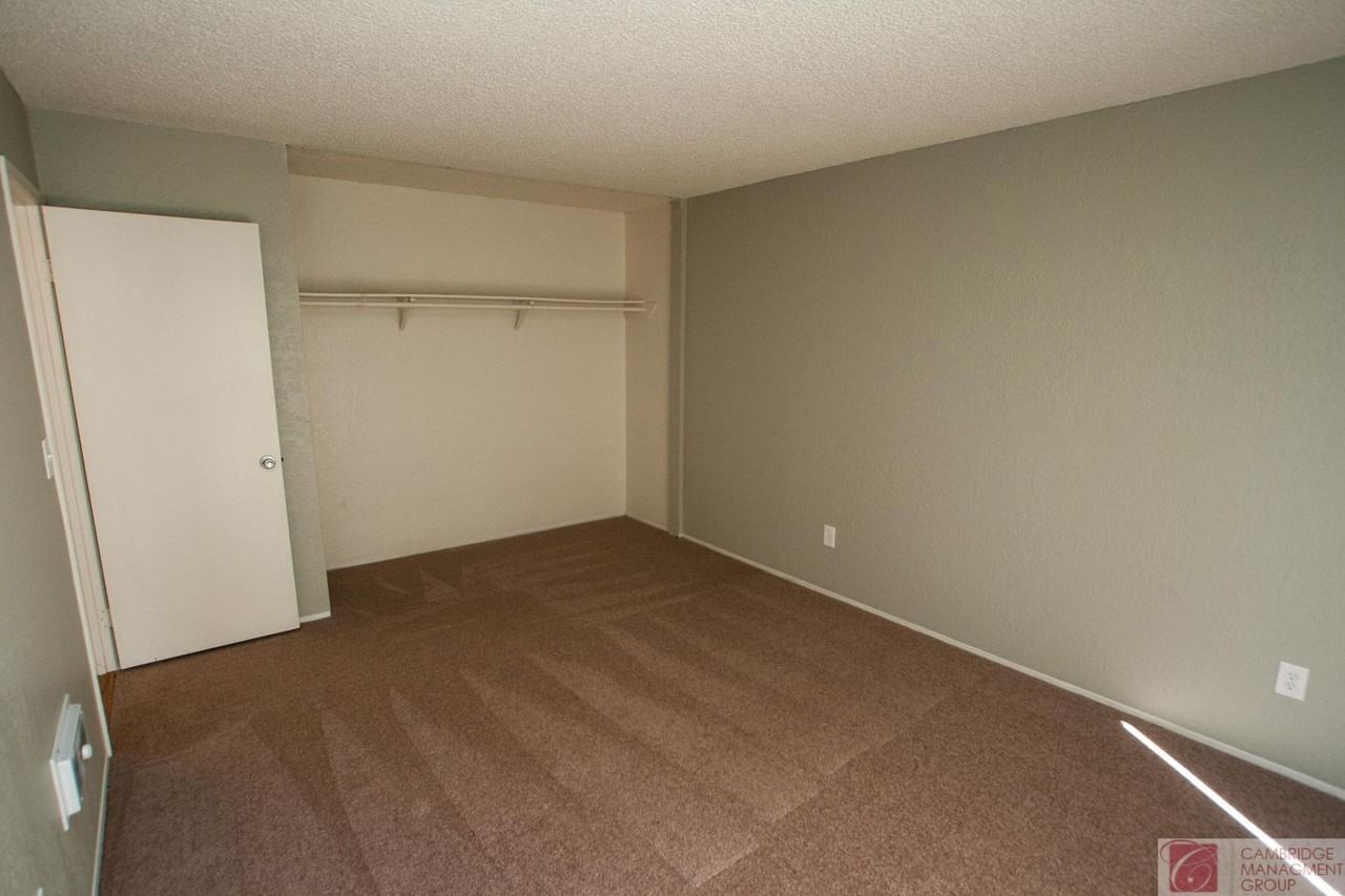 1371 E Lexington Ave - Photo 4 of 20