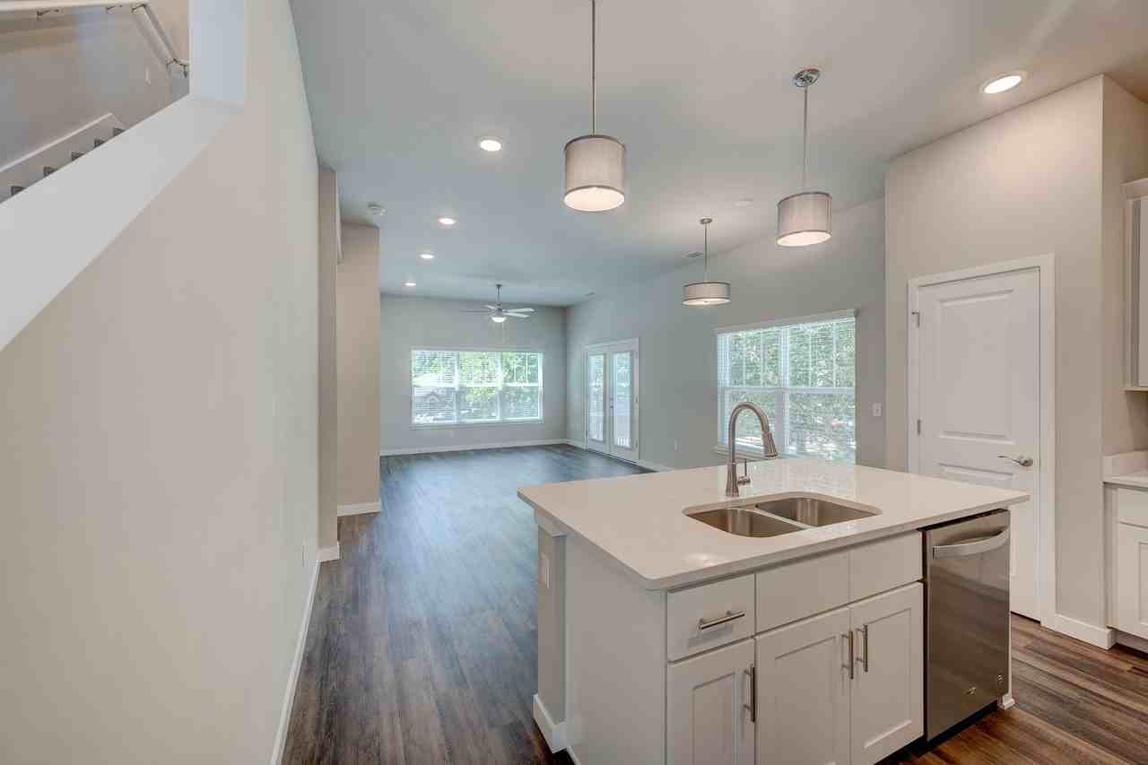 Metro 39 Apartments - Photo 3 of 50