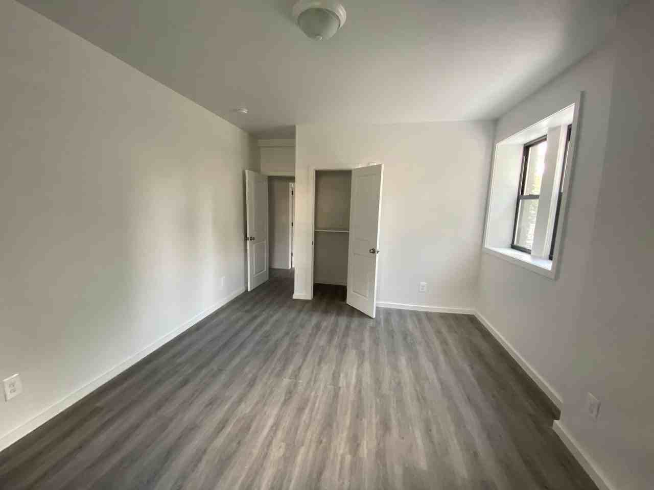 Newly Renovated Luxury apartments! Studio's, 1BR and 2BR's available now!! - Photo 4 of 8
