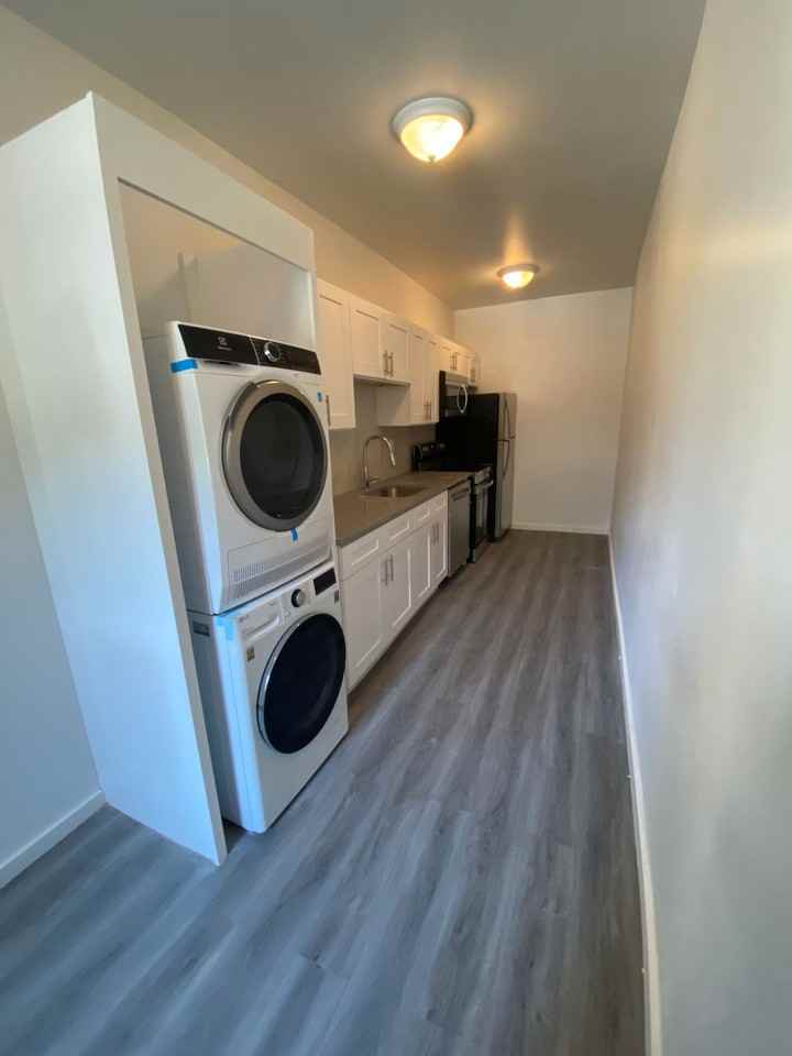 Newly Renovated Luxury apartments! Studio's, 1BR and 2BR's available now!! - Photo 6 of 8