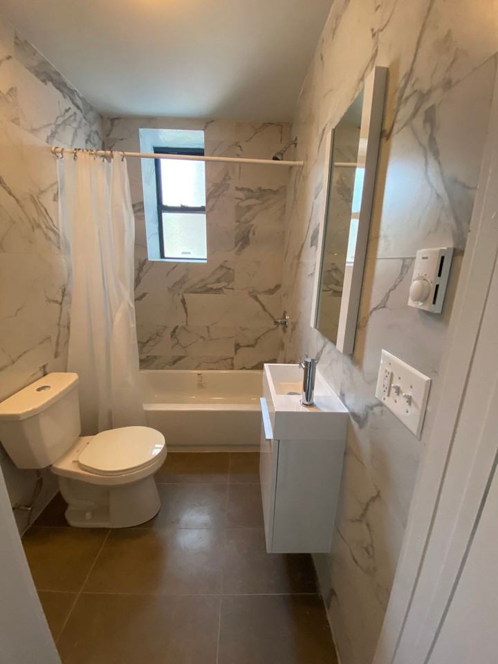 Newly Renovated Luxury apartments! Studio's, 1BR and 2BR's available now!! - Photo 7 of 8