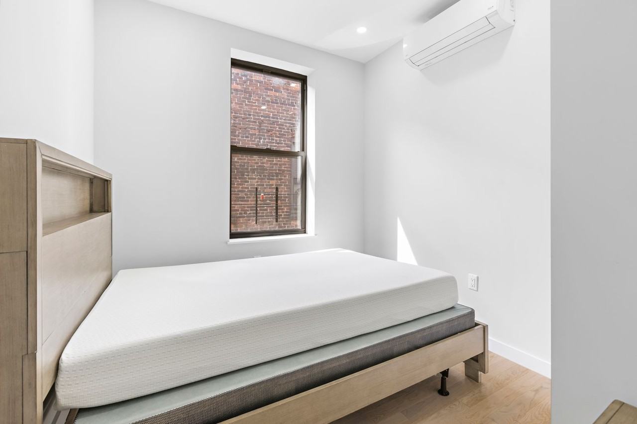 657 E187 BH LLC - Photo 3 of 23