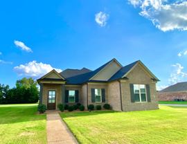 305 Azalea Dr - Photo 1 of 1