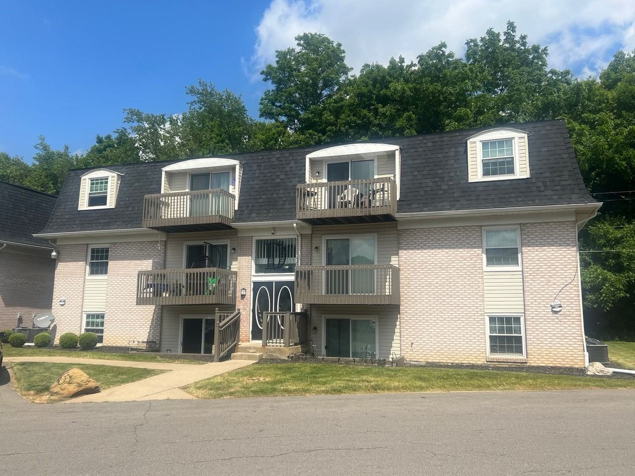 Pine Bridge Apartments - Photo 4 of 50