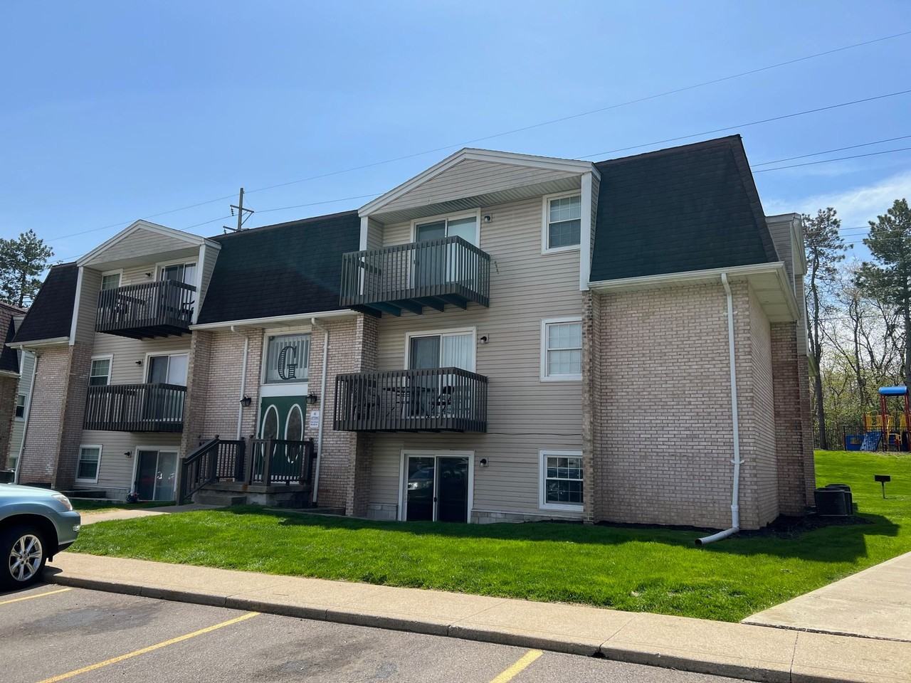 Pine Bridge Apartments - Photo 7 of 50