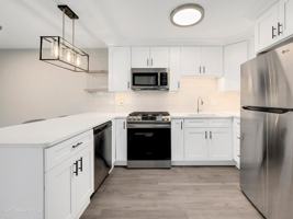 featured image of 5121 Mackie Pl