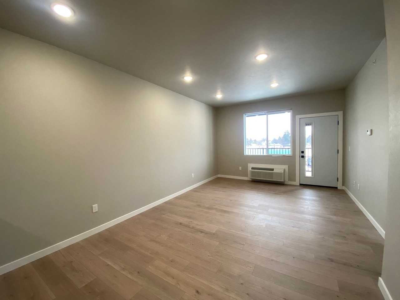 522 Bickford - Photo 4 of 27