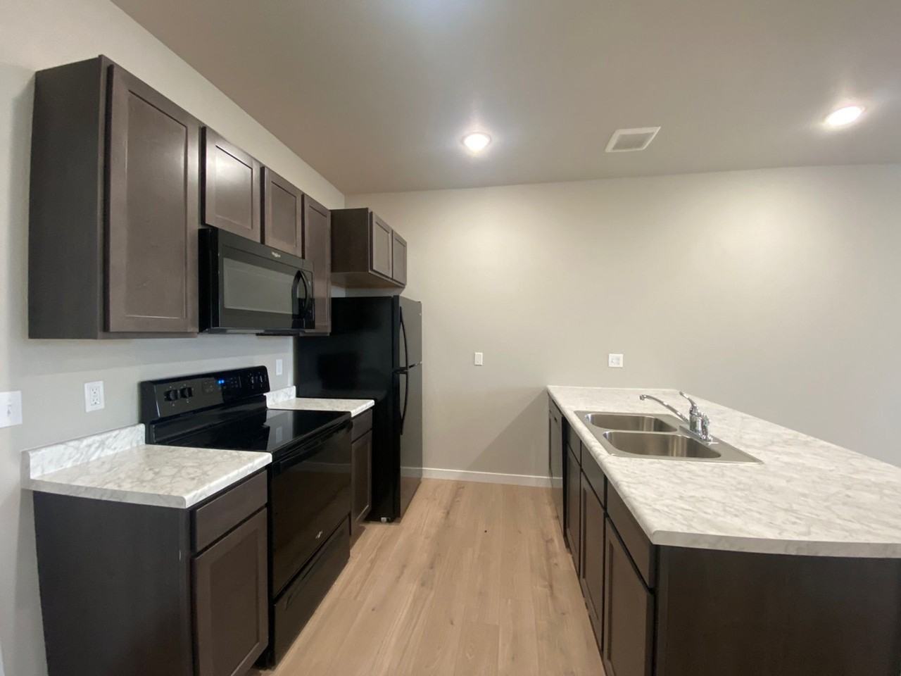 522 Bickford - Photo 6 of 27