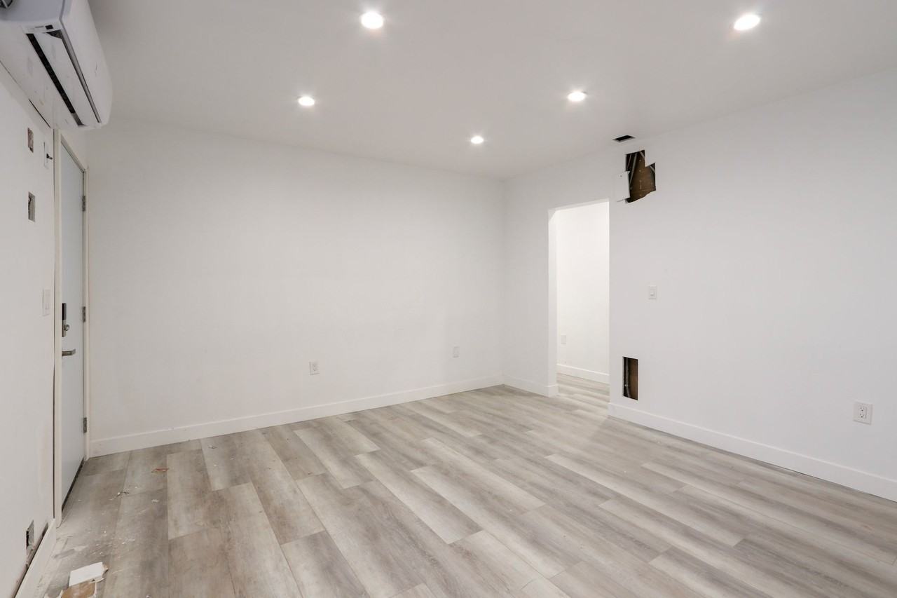 410 Lucas Avenue Apartments - Photo 7 of 17