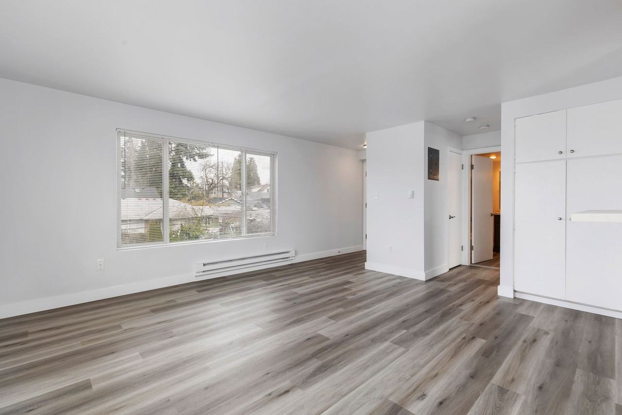 The Hallmark Apartments - Photo 5 of 16