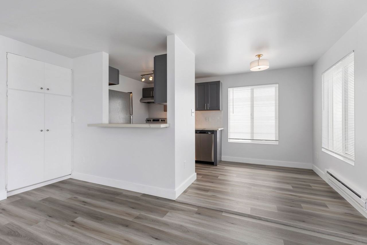 The Hallmark Apartments - Photo 6 of 16