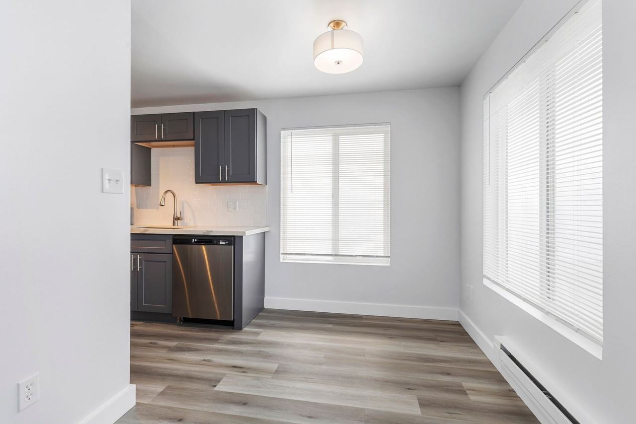 The Hallmark Apartments - Photo 7 of 16