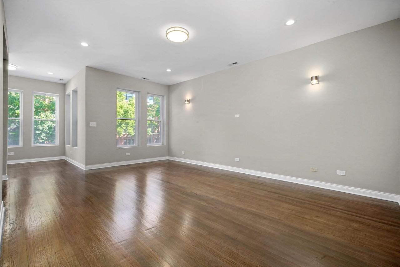 5130 S Greenwood - Photo 2 of 21