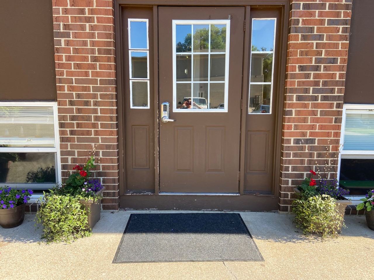 Belmont Apartments - Photo 3 of 3