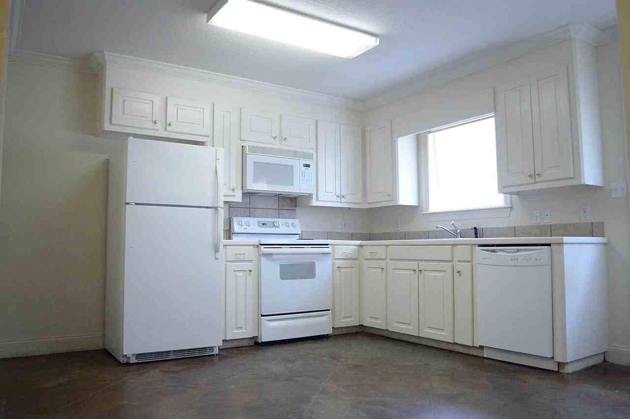 Steelman Road Duplexes - Photo 3 of 11