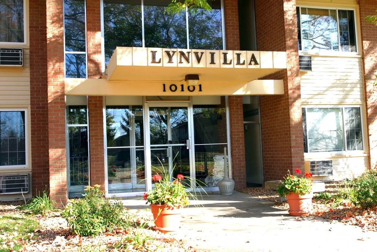 Lyn Villa Apartments - Photo 2 of 14