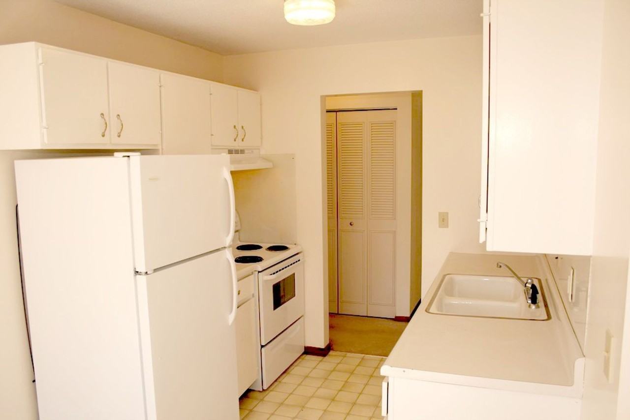 Lyn Villa Apartments - Photo 6 of 14