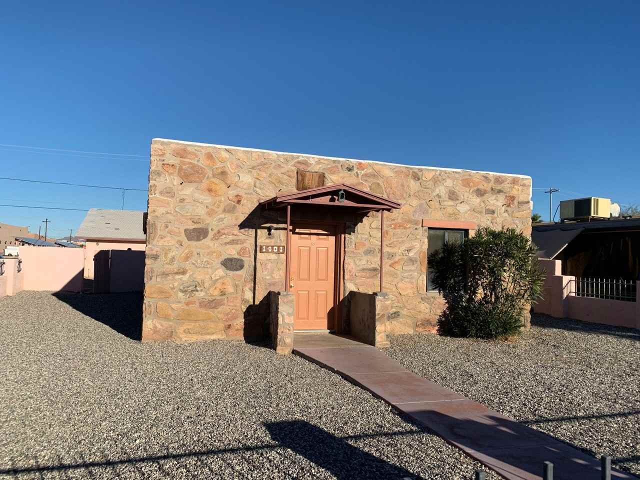 FULL TIME RENTAL 2 Bedroom, 1 Bath in Parker, AZ - Photo 2 of 7