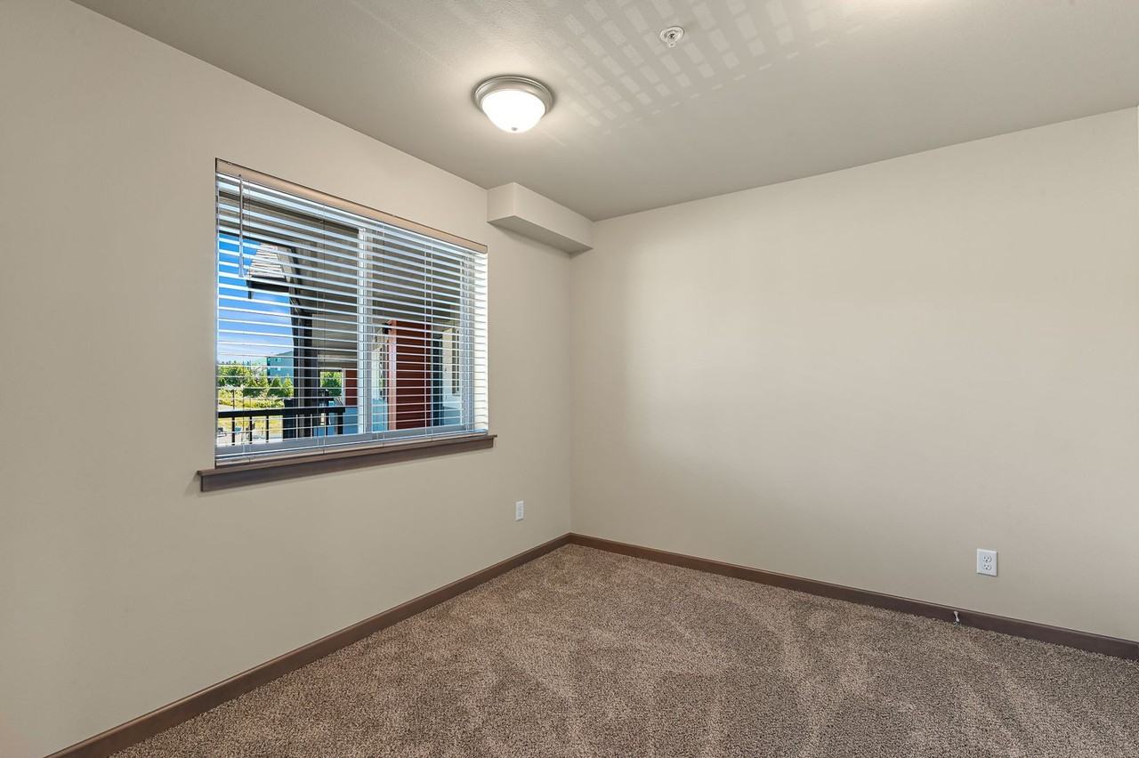 Arrow Plaza - Photo 7 of 12