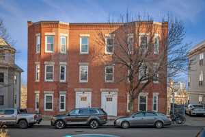 featured image of 305 Medford Street