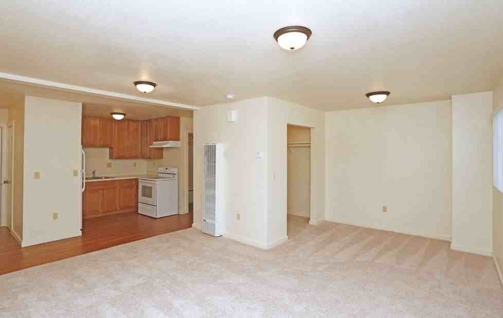 Twin Pines Manor Apartments - Photo 5 of 13