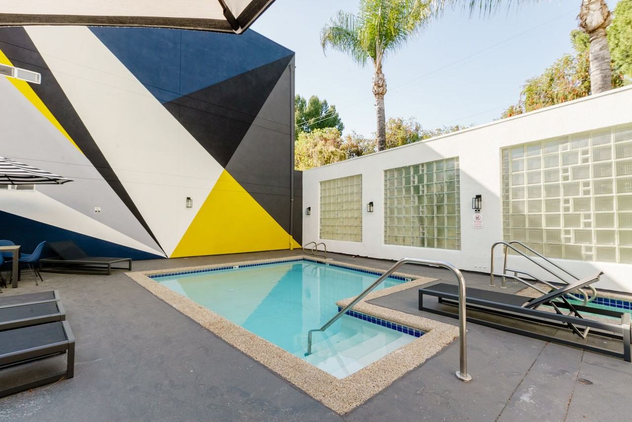 14056 Valleyheart - Photo 2 of 8