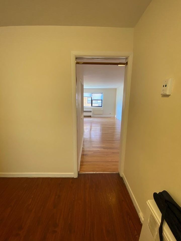 339 - *2714-24 W. Bryn Mawr Building* - Photo 6 of 10