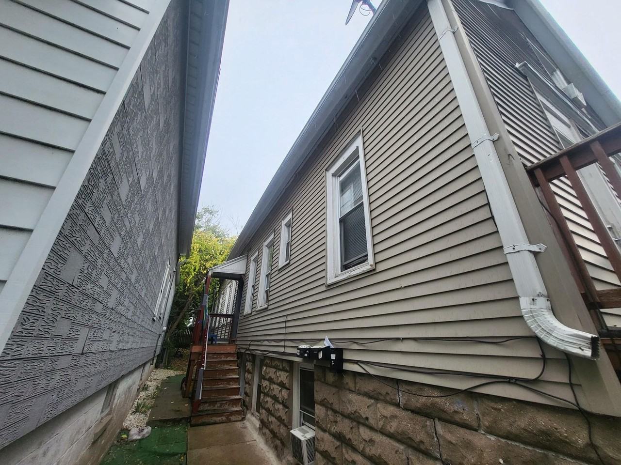 2469 S. 5th St. - Photo 2 of 3