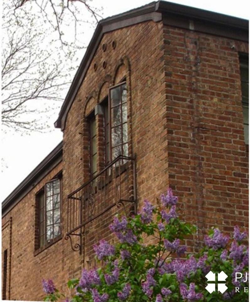 4903 - Photo 2 of 10