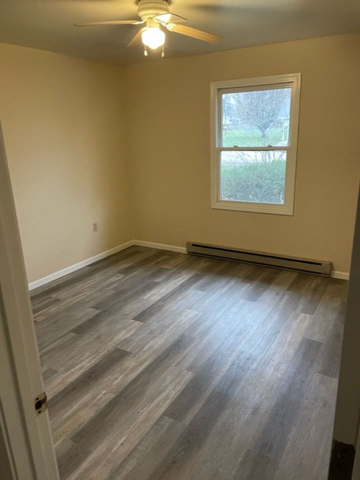 1098-MF2-E - Photo 3 of 5