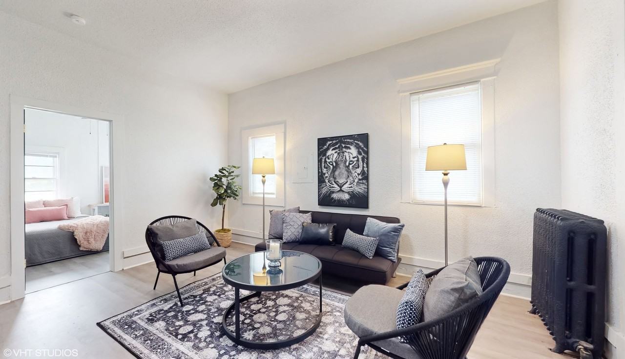 319 Franklin Ave - Photo 3 of 17