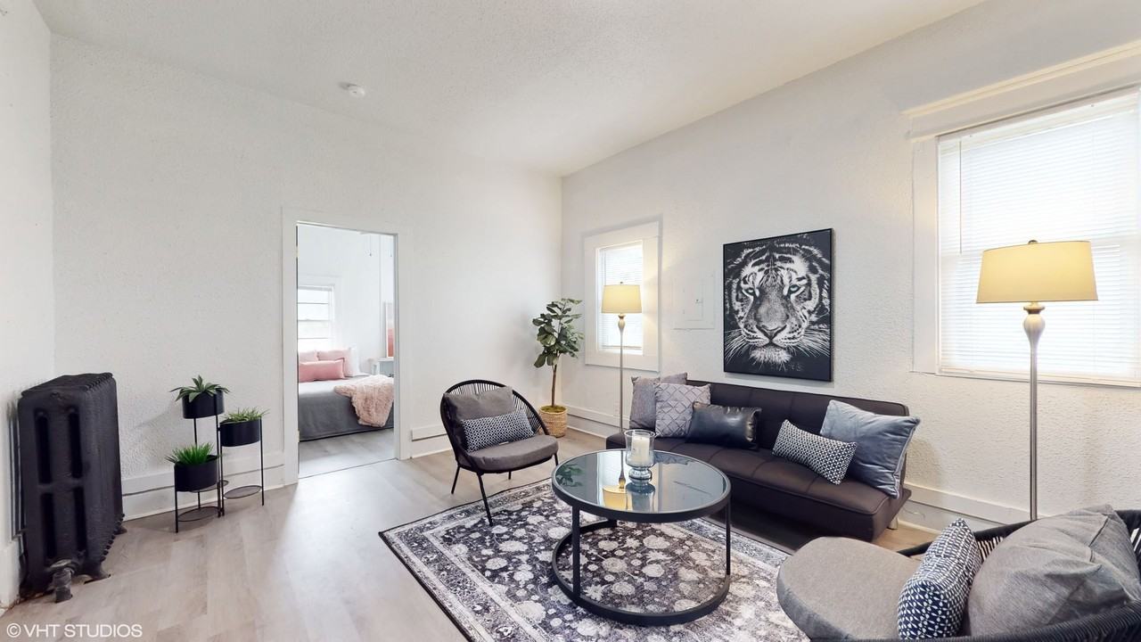 319 Franklin Ave - Photo 5 of 17