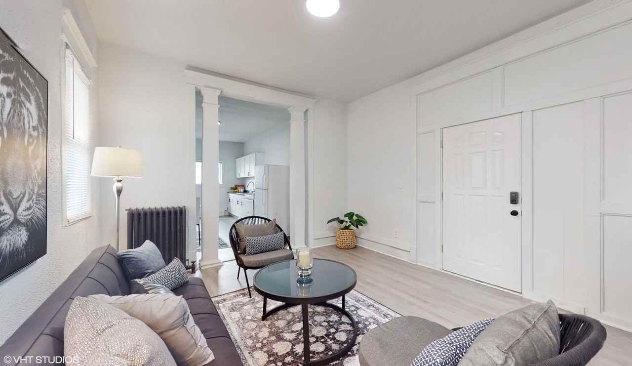 319 Franklin Ave - Photo 6 of 17