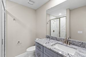 featured image of 925 E Clifford Ave