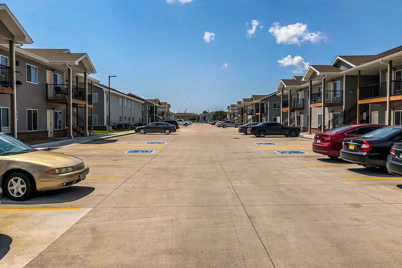 East Park Apartments - Photo 5 of 16