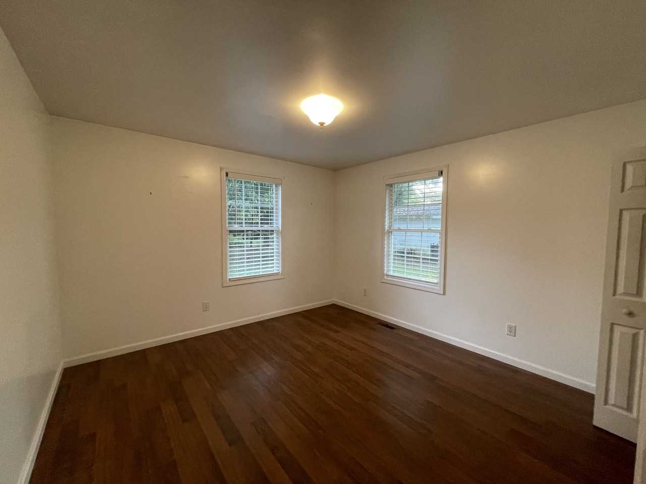 2203 Yaupon Dr - Photo 2 of 12