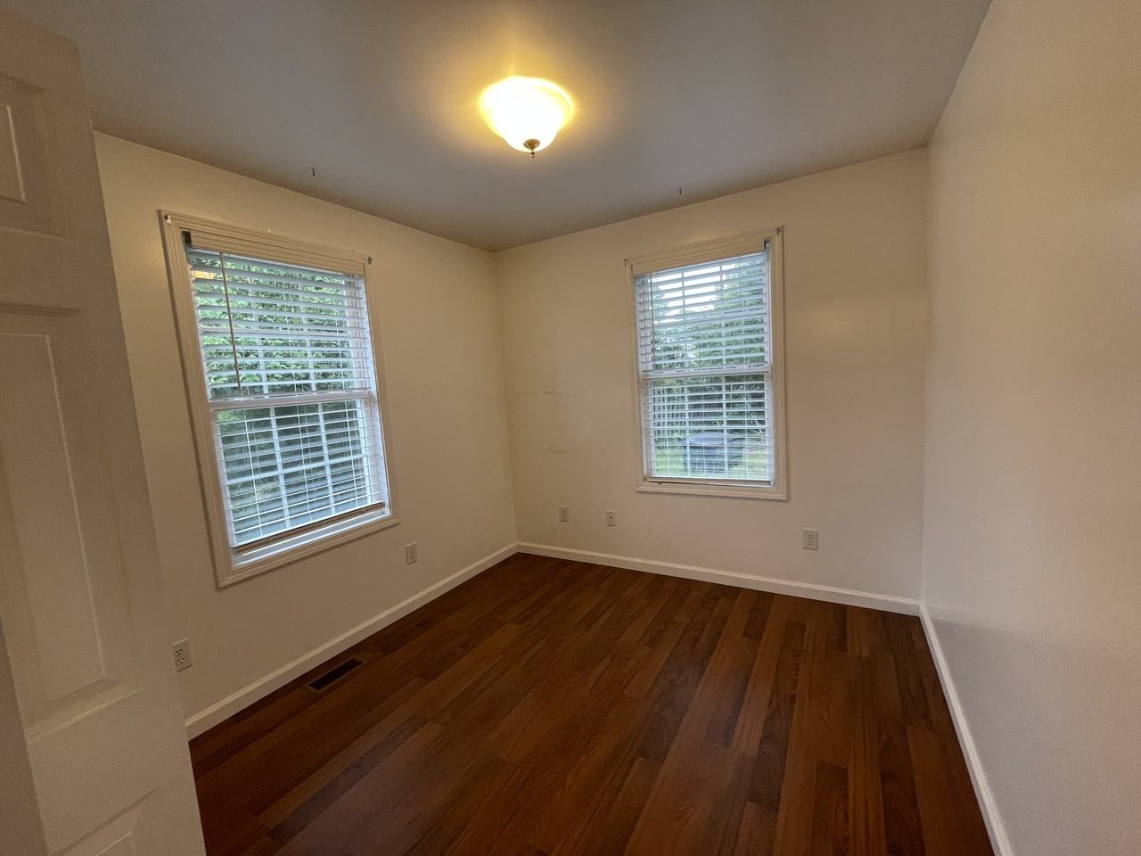 2203 Yaupon Dr - Photo 5 of 12