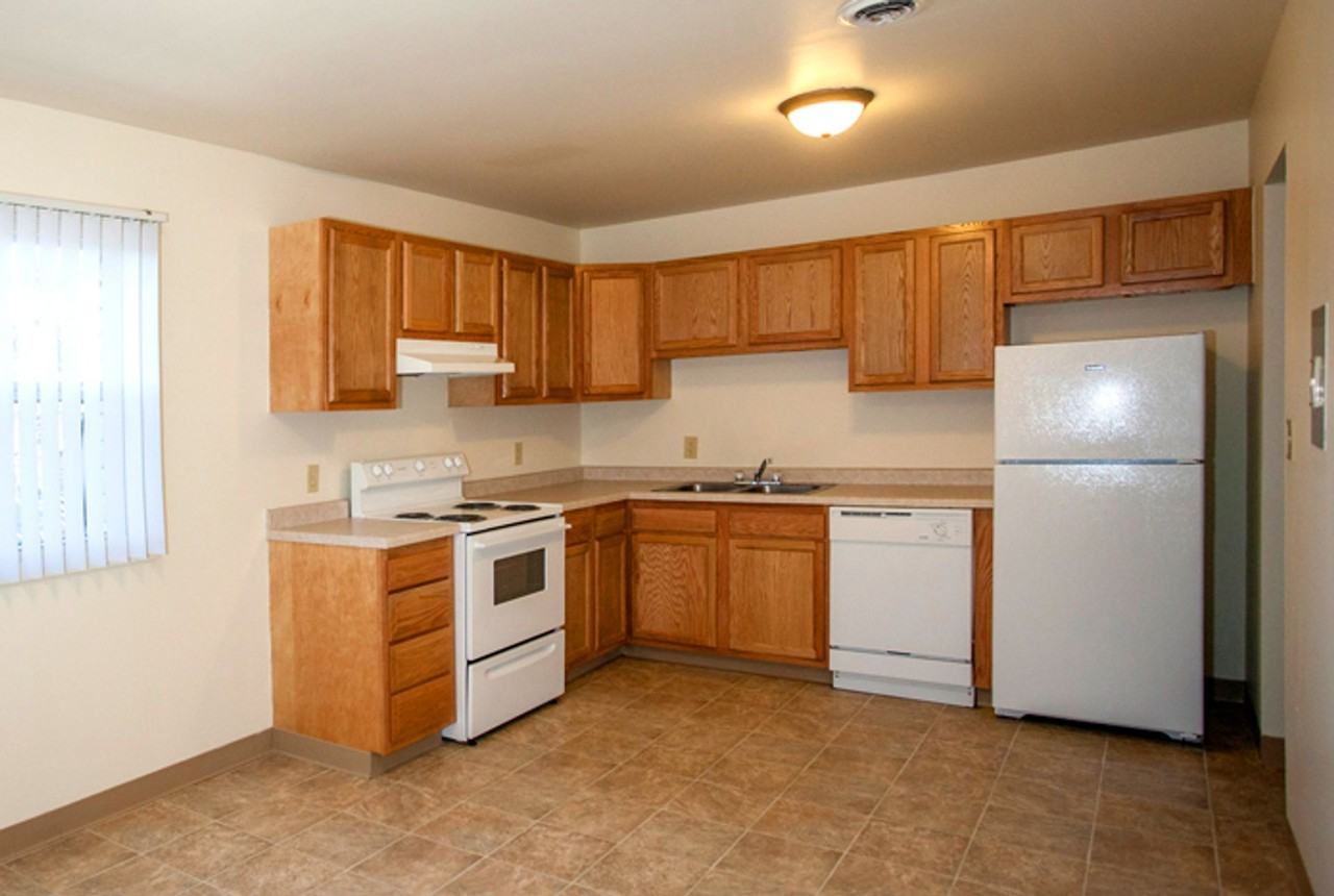 Avery Glen Apartments - Photo 3 of 24