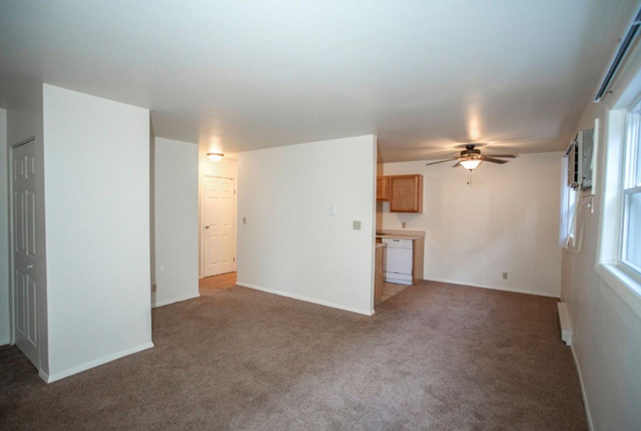 Avery Glen Apartments - Photo 6 of 24