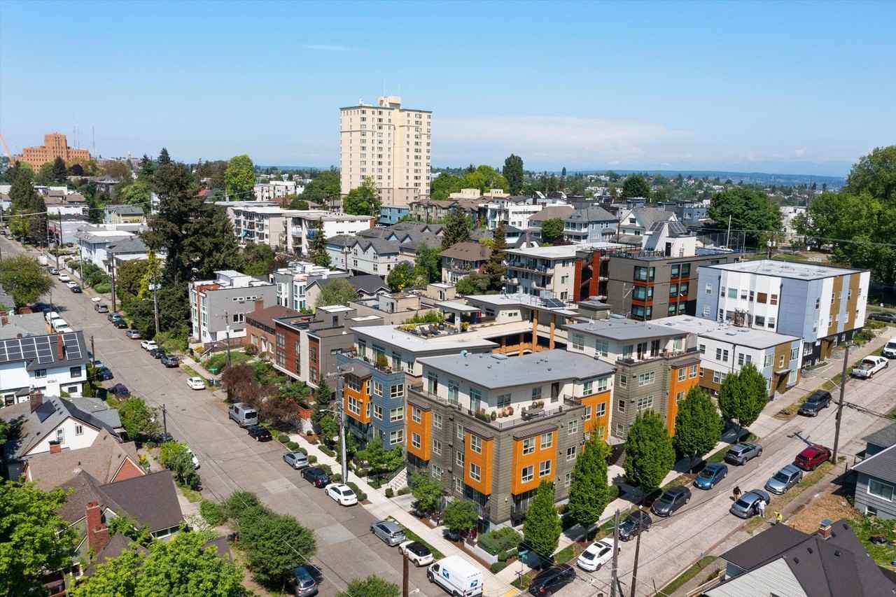 Holgate 12 Apartments - Photo 3 of 14