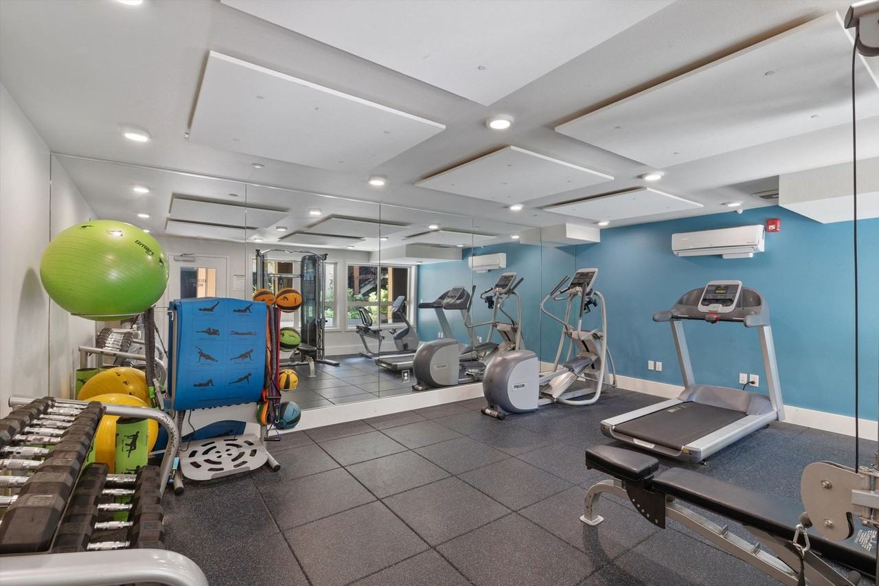 Holgate 12 Apartments - Photo 7 of 14