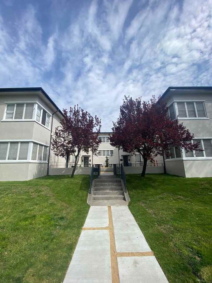 Loomis Manor - Photo 2 of 4