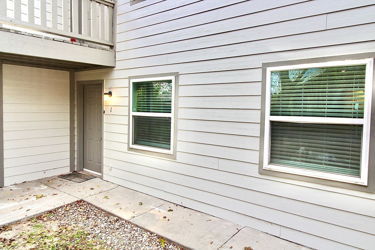 312 Falcon Ct - Photo 2 of 11
