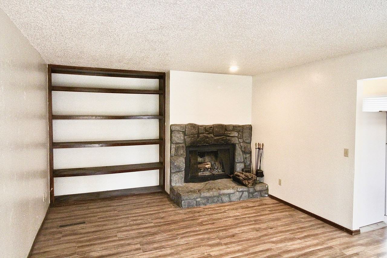 312 Falcon Ct - Photo 3 of 11