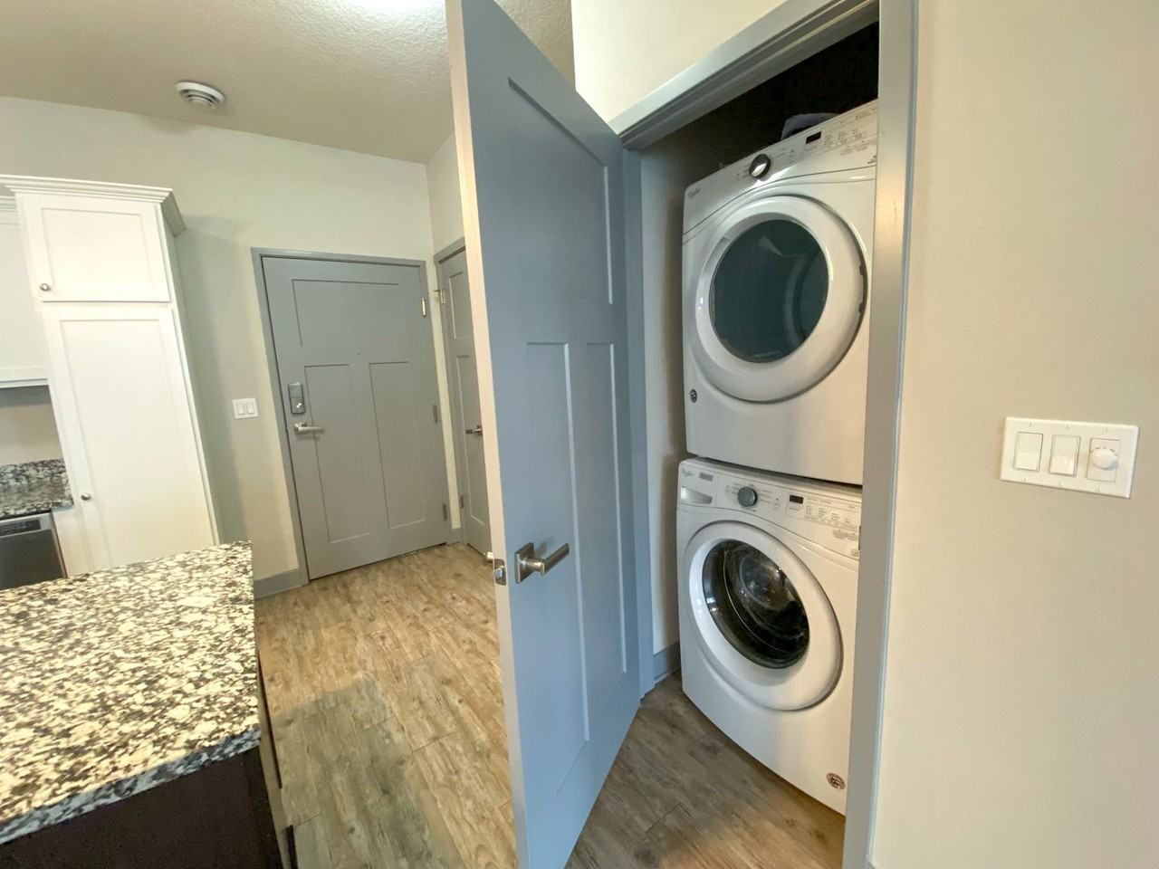 Aurora Heights | 2110 - Photo 4 of 17