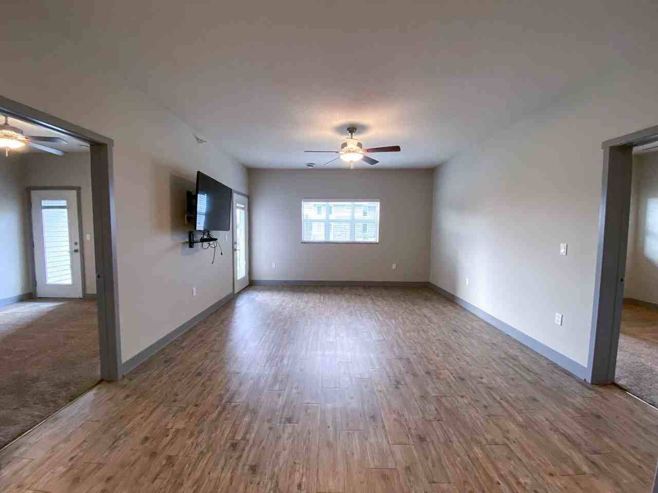 Aurora Heights | 2110 - Photo 5 of 17