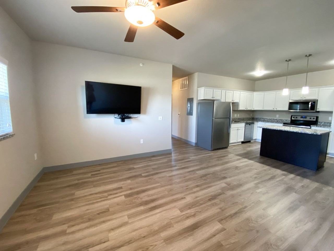 Aurora Heights | 2110 - Photo 4 of 39