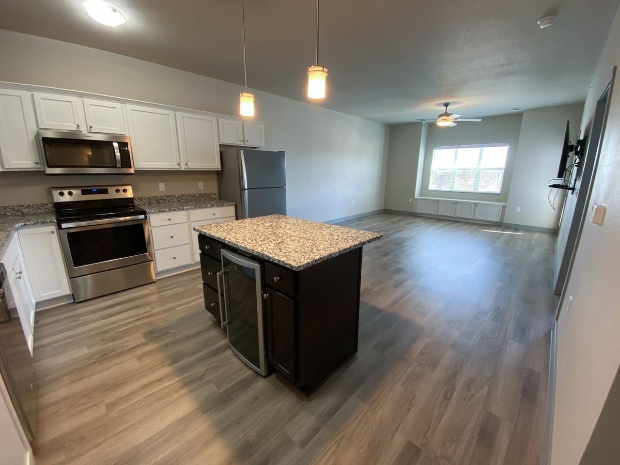 Aurora Heights | 2126 - Photo 2 of 11