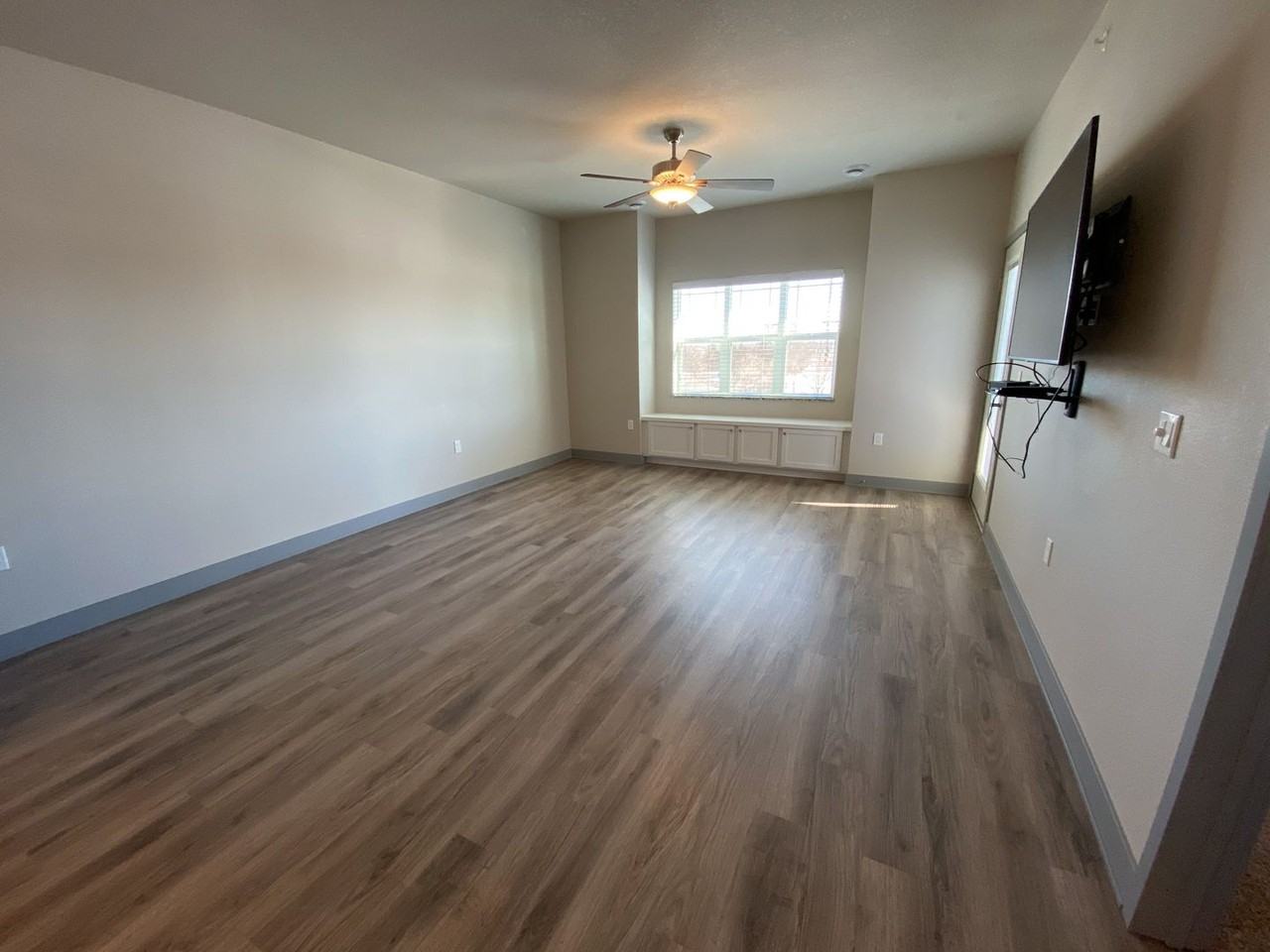 Aurora Heights | 2126 - Photo 3 of 11
