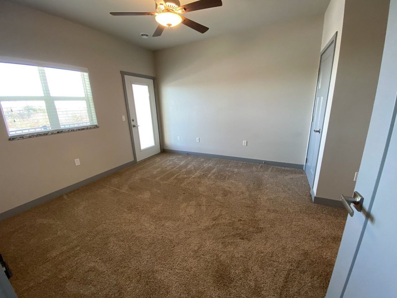 Aurora Heights | 2126 - Photo 6 of 11